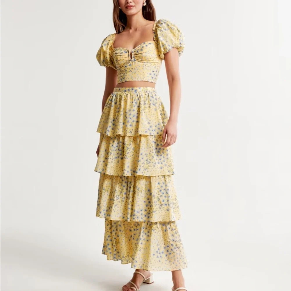 NWT Abercrombie & Fitch Drama Tiered Maxi Skirt and Puff Sleeve SET - Picture 2 of 2